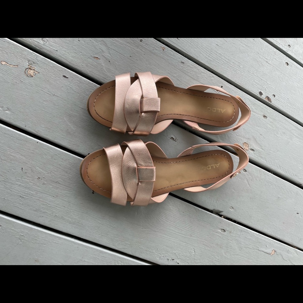 Rose gold leather Sandal